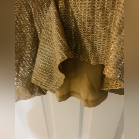 Aakaa shiny gold holiday dress - Picture 4 of 8